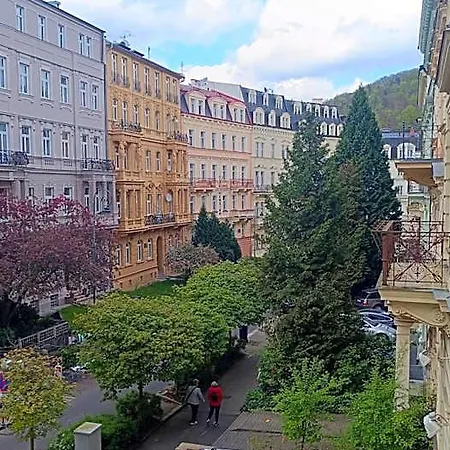 Szálloda Praga *